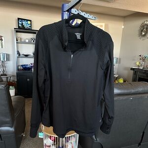 Eddie Bauer pull over half sip black top with thumb holes. Size 2X